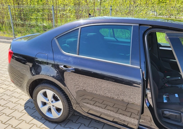 Skoda Octavia cena 49500 przebieg: 68000, rok produkcji 2019 z Człuchów małe 529